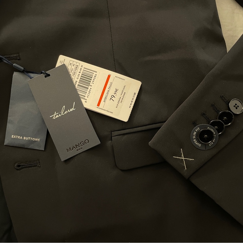 MANGO MAN NAVY BLUE BLAZER new with tags Never worn size 44R - Picture 2 of 5
